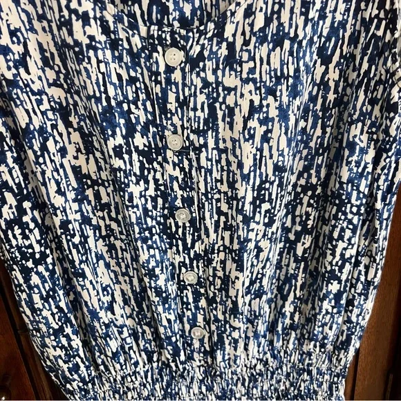 Splendid Sleeveless Romper - Picture 2 of 8